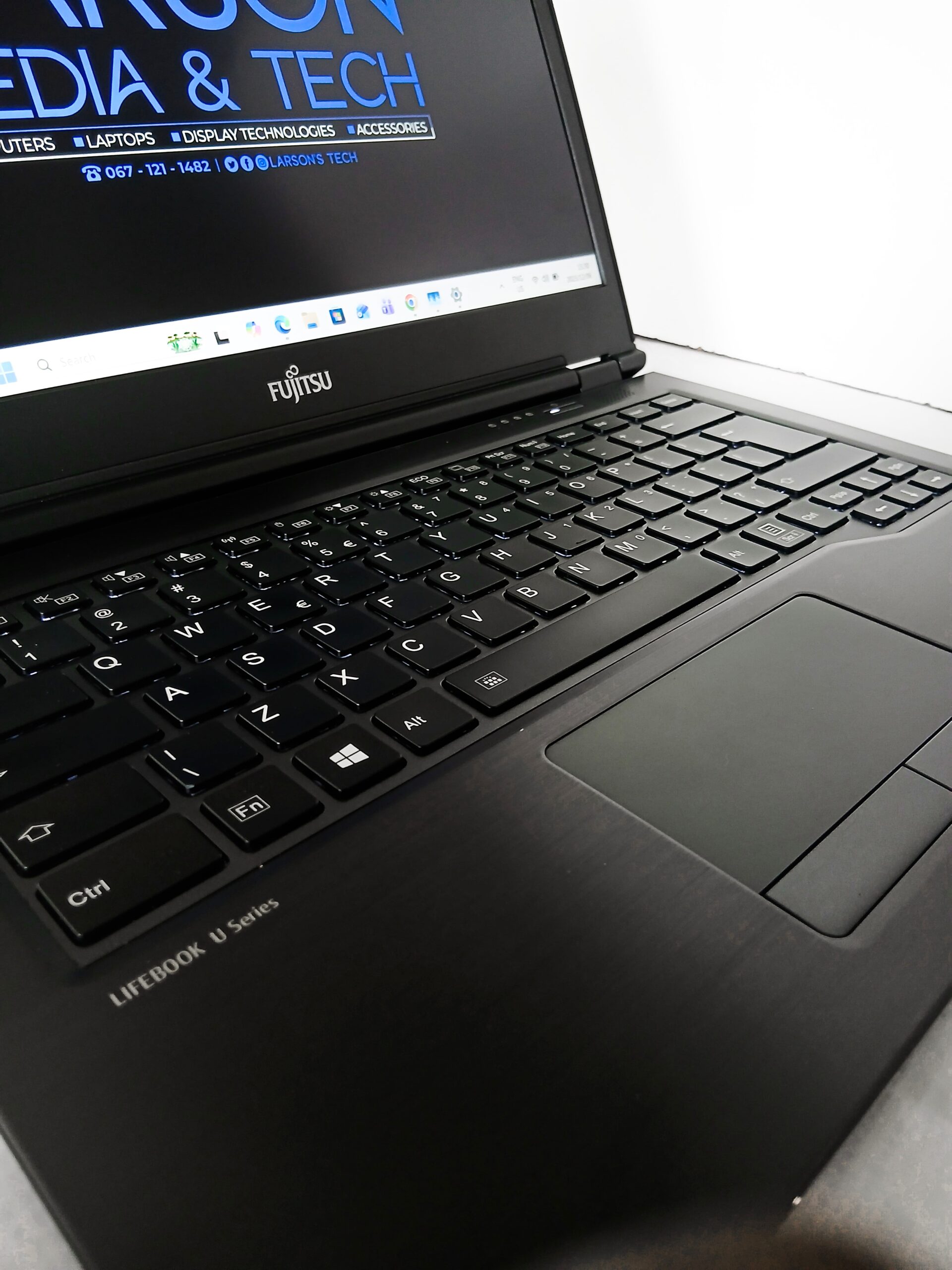Fujitsu LifeBook U749 14″ Core i5 8th Gen | 8GB RAM | 256GB NVMe | Windows 11 Pro (Refurbished) - Image 5